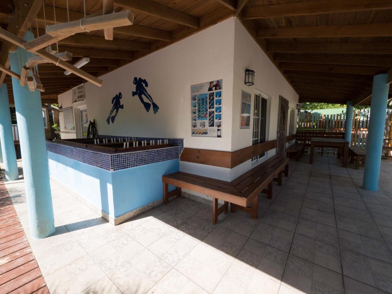Wikkid Resort Dixon Cove ภายนอก รูปภาพ