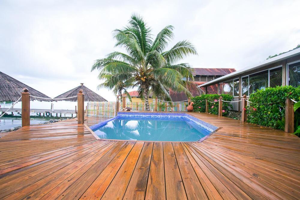 Wikkid Resort Dixon Cove ภายนอก รูปภาพ