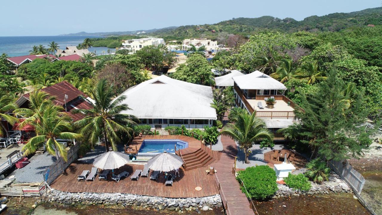 Wikkid Resort Dixon Cove ภายนอก รูปภาพ