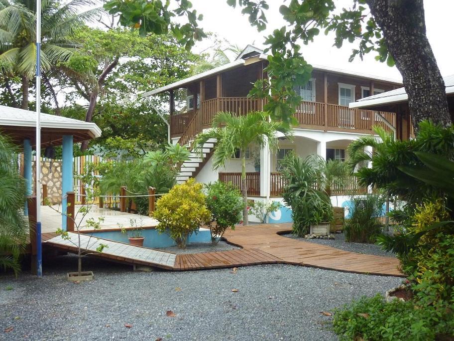 Wikkid Resort Dixon Cove ภายนอก รูปภาพ