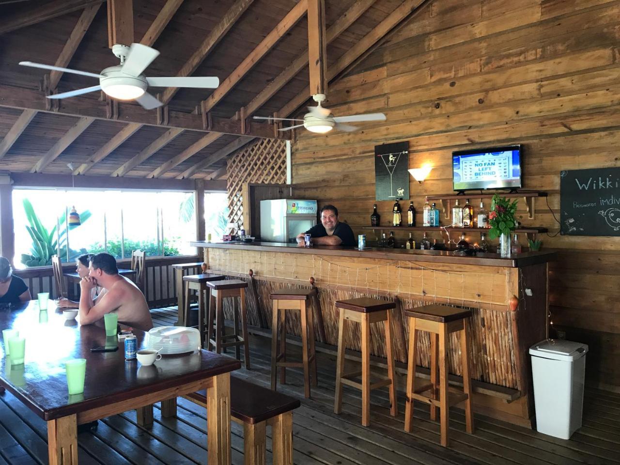 Wikkid Resort Dixon Cove ภายนอก รูปภาพ