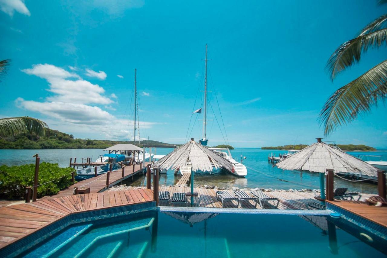 Wikkid Resort Dixon Cove ภายนอก รูปภาพ
