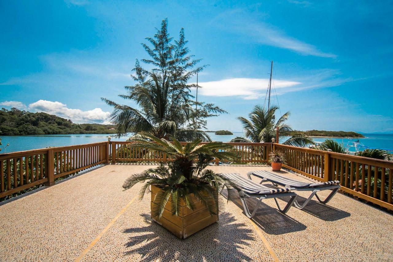 Wikkid Resort Dixon Cove ภายนอก รูปภาพ