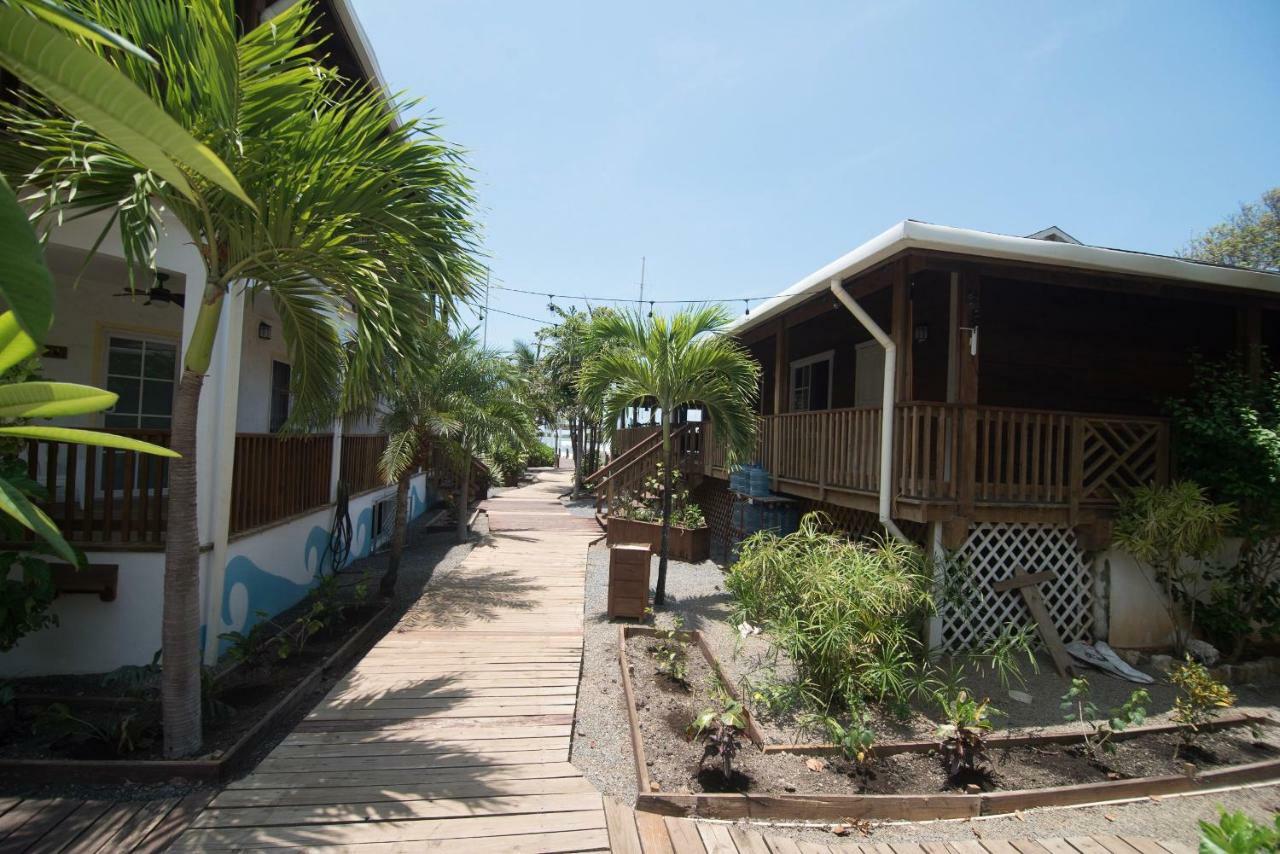 Wikkid Resort Dixon Cove ภายนอก รูปภาพ